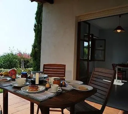 In Centola Mit Grill, Pool Und Garten Apartment